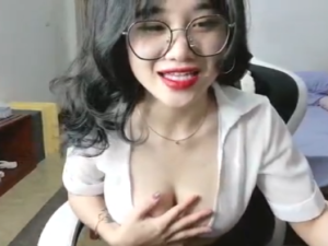 Clip xxx cô giáo thảo nhi thèm đụ lên live show hàng