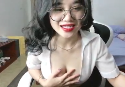 Clip xxx cô giáo thảo nhi thèm đụ lên live show hàng